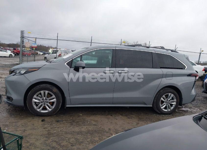 Photo 14 of 2023 Toyota Sienna WOODLAND EDITION (VIN 5TDCSKFC4PS105894)