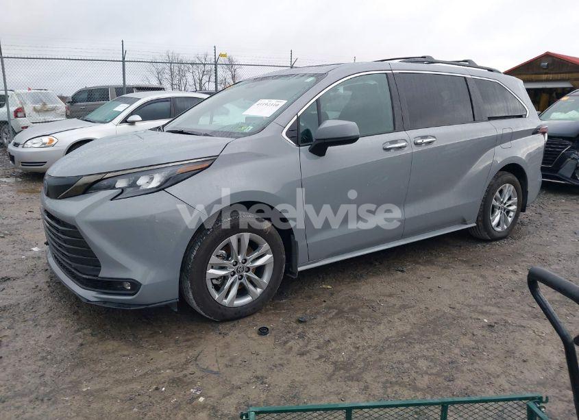 Photo 2 of 2023 Toyota Sienna WOODLAND EDITION (VIN 5TDCSKFC4PS105894)
