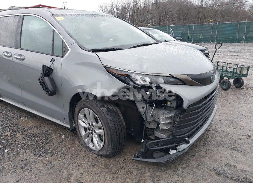Photo 6 of 2023 Toyota Sienna WOODLAND EDITION (VIN 5TDCSKFC4PS105894)