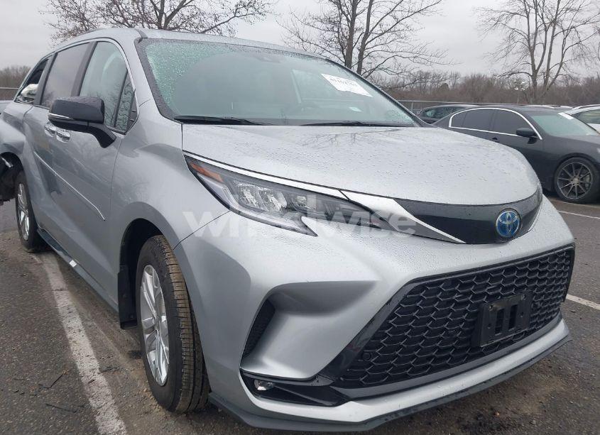 2023 Toyota Sienna 25TH ANNIVERSARY EDITION (VIN 5TDCSKFC7PS078979) main photo