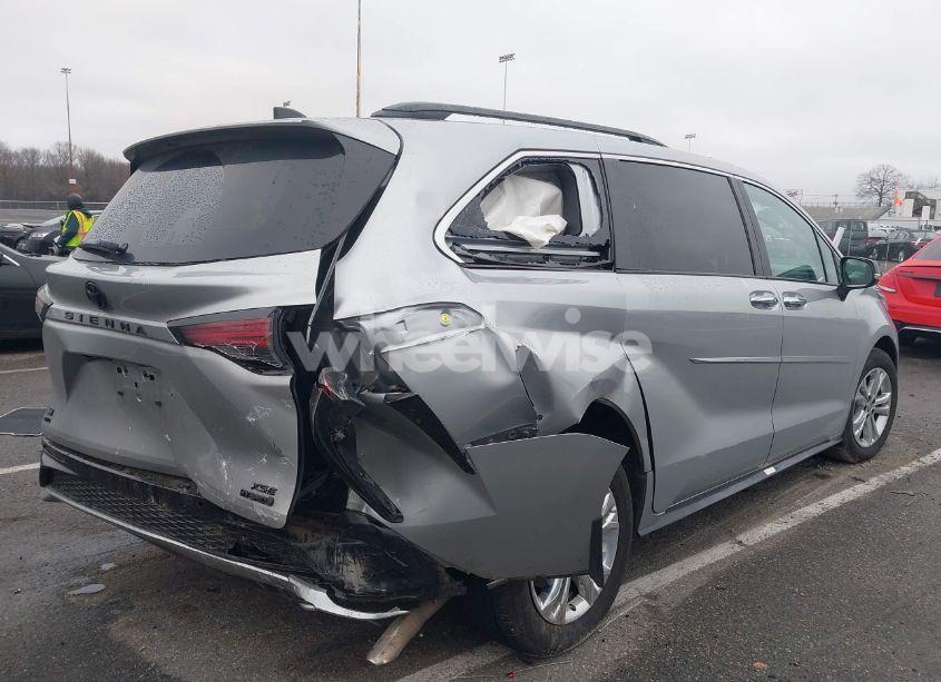 Photo 6 of 2023 Toyota Sienna 25TH ANNIVERSARY EDITION (VIN 5TDCSKFC7PS078979)