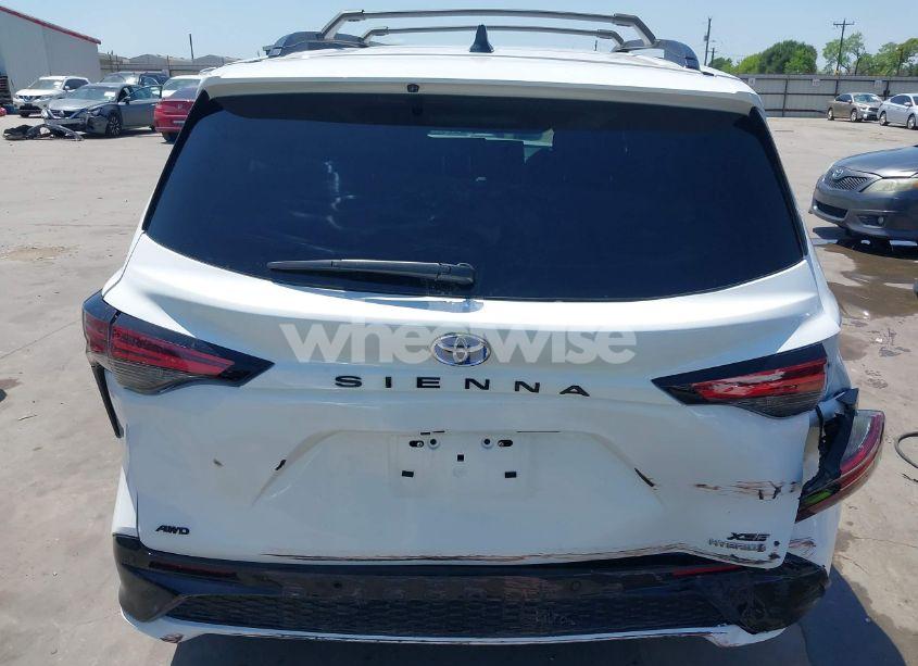 Photo 16 of 2024 Toyota Sienna XSE (VIN 5TDCSKFC8RS115976)