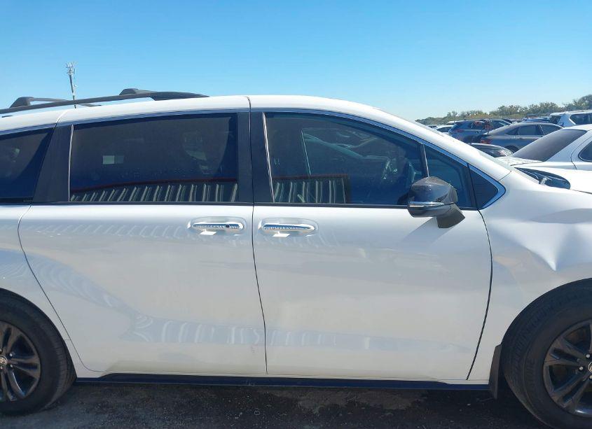 Photo 13 of 2024 Toyota Sienna XSE (VIN 5TDCSKFC8RS124497)