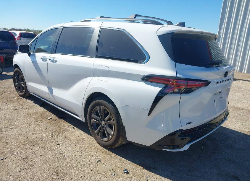 Photo 3 of 2024 Toyota Sienna XSE (VIN 5TDCSKFC8RS124497)