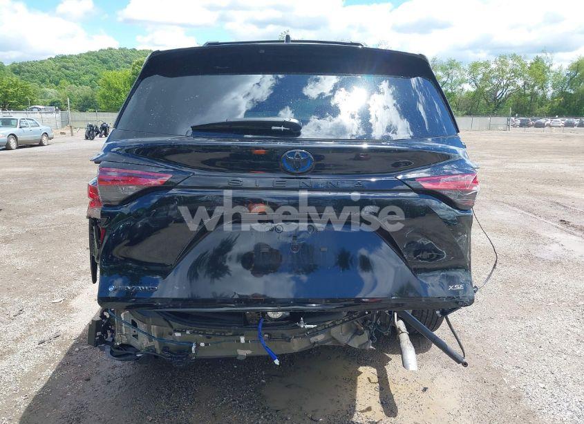 Photo 17 of 2025 Toyota Sienna WOODLAND EDITION/XSE (VIN 5TDCSKFCXSS156213)