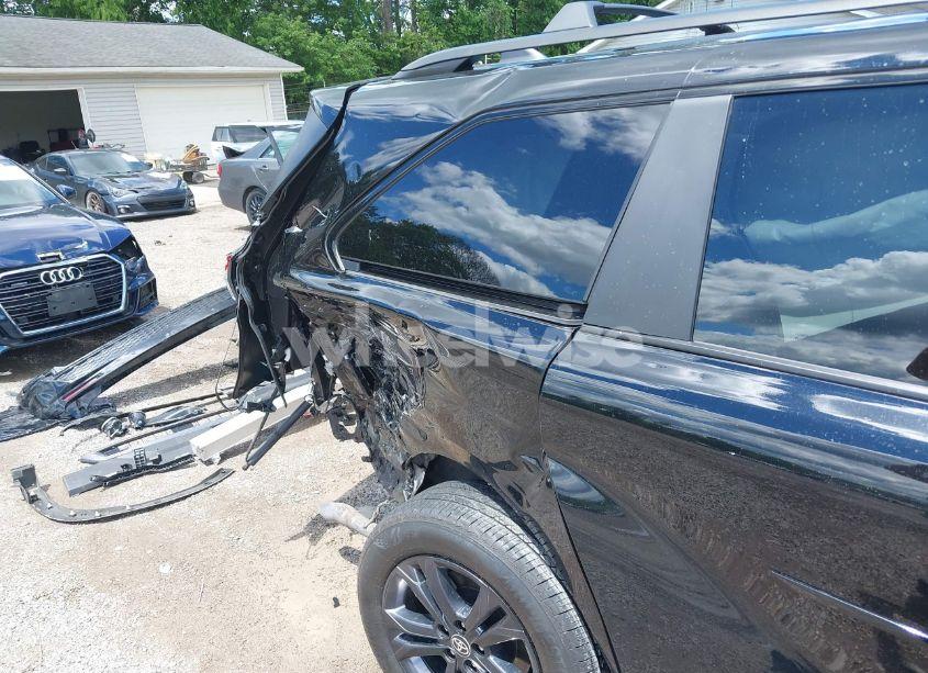 Photo 19 of 2025 Toyota Sienna WOODLAND EDITION/XSE (VIN 5TDCSKFCXSS156213)