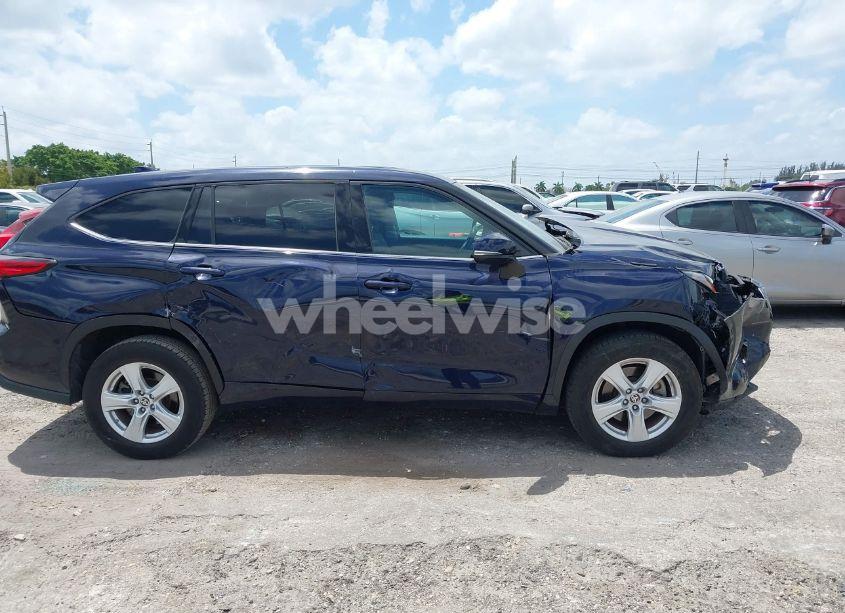 Photo 13 of 2020 Toyota Highlander L (VIN 5TDCZRAH1LS009495)