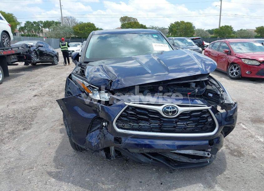 Photo 6 of 2020 Toyota Highlander L (VIN 5TDCZRAH1LS009495)