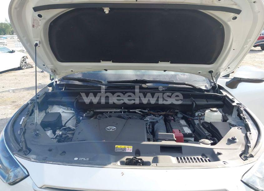 Photo 10 of 2022 Toyota Highlander L (VIN 5TDCZRAH2NS131463)