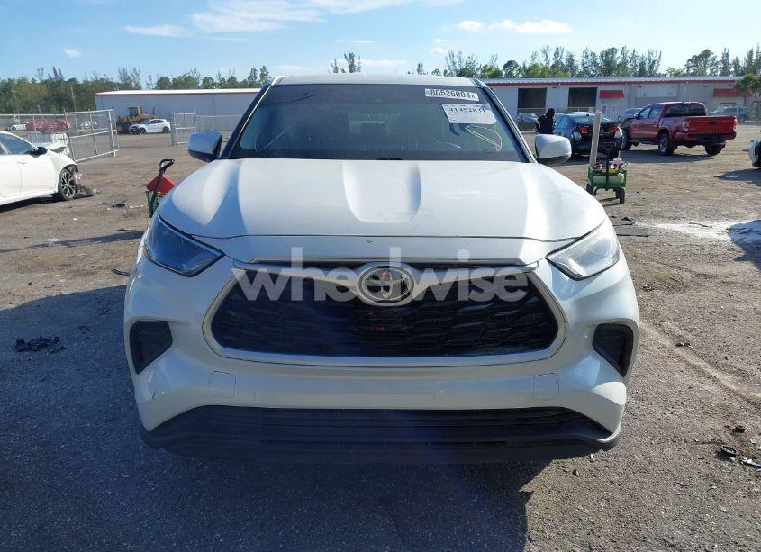 Photo 13 of 2022 Toyota Highlander L (VIN 5TDCZRAH2NS131463)
