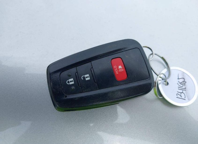 Photo 11 of 2022 Toyota Highlander L (VIN 5TDCZRAH2NS138705)