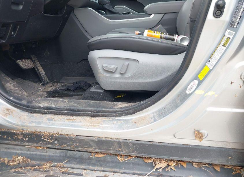 Photo 12 of 2022 Toyota Highlander L (VIN 5TDCZRAH2NS138705)