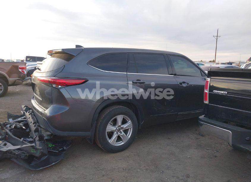 Photo 14 of 2022 Toyota Highlander L (VIN 5TDCZRAH3NS137692)