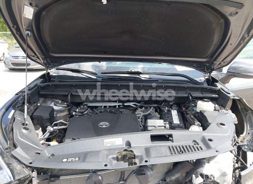Photo 10 of 2022 Toyota Highlander L (VIN 5TDCZRAH4NS543318)