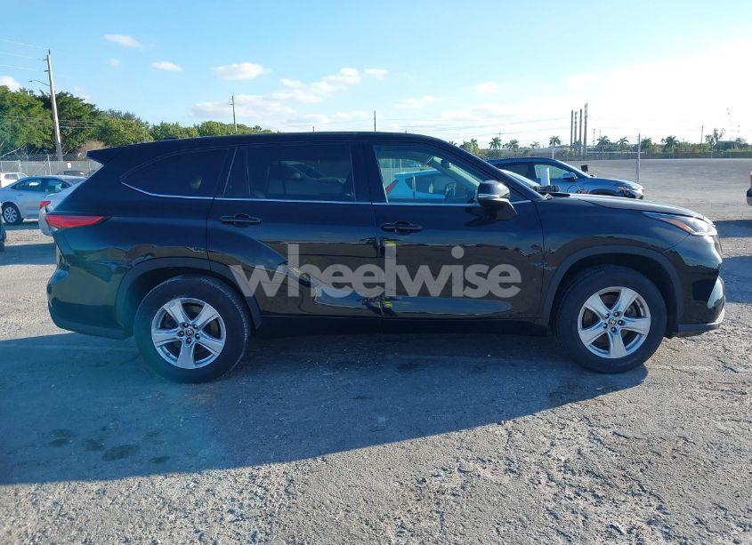 Photo 13 of 2021 Toyota Highlander L (VIN 5TDCZRAH5MS530544)