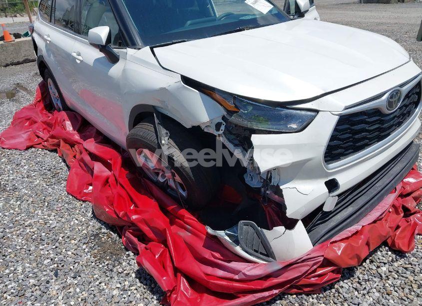 Photo 6 of 2021 Toyota Highlander L (VIN 5TDCZRAH6MS067507)