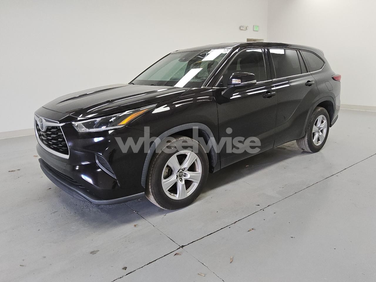 2021 TOYOTA HIGHLANDER L (VIN 5TDCZRAH8MS065354) main photo