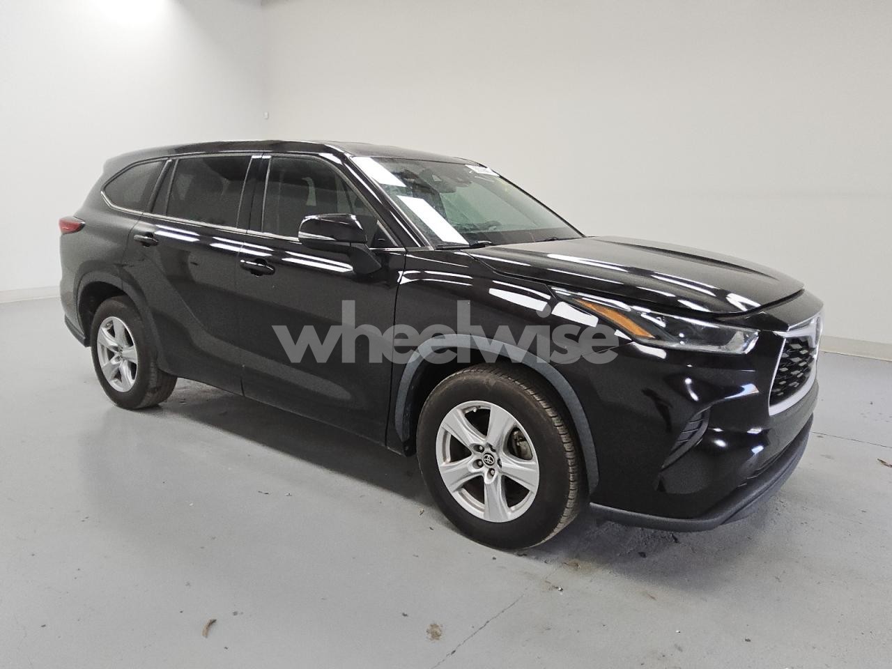Photo 4 of 2021 TOYOTA HIGHLANDER L (VIN 5TDCZRAH8MS065354)