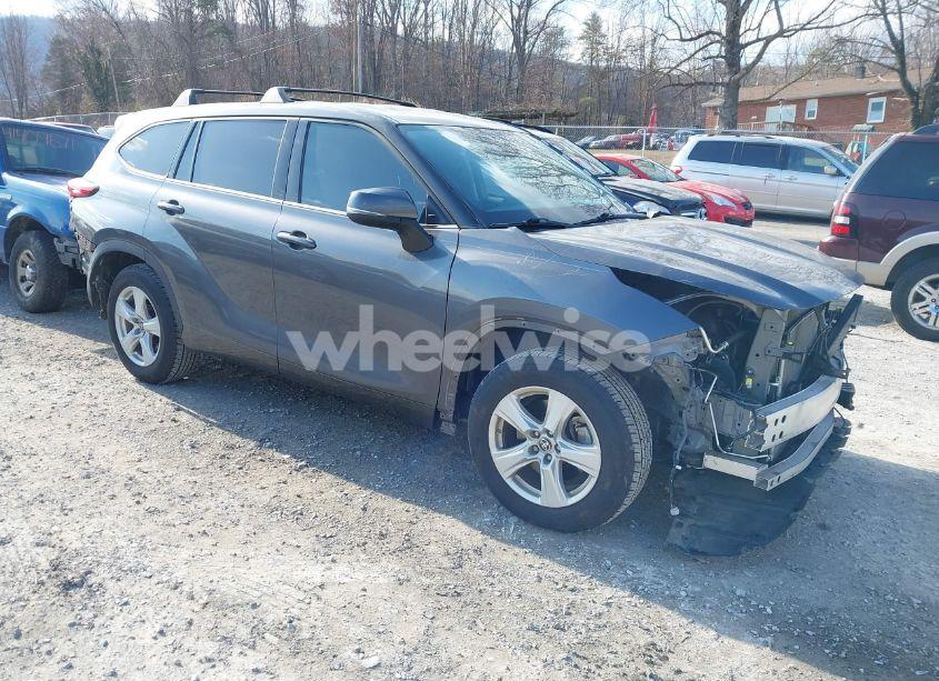 2022 Toyota Highlander L (VIN 5TDCZRAH8NS547467) main photo