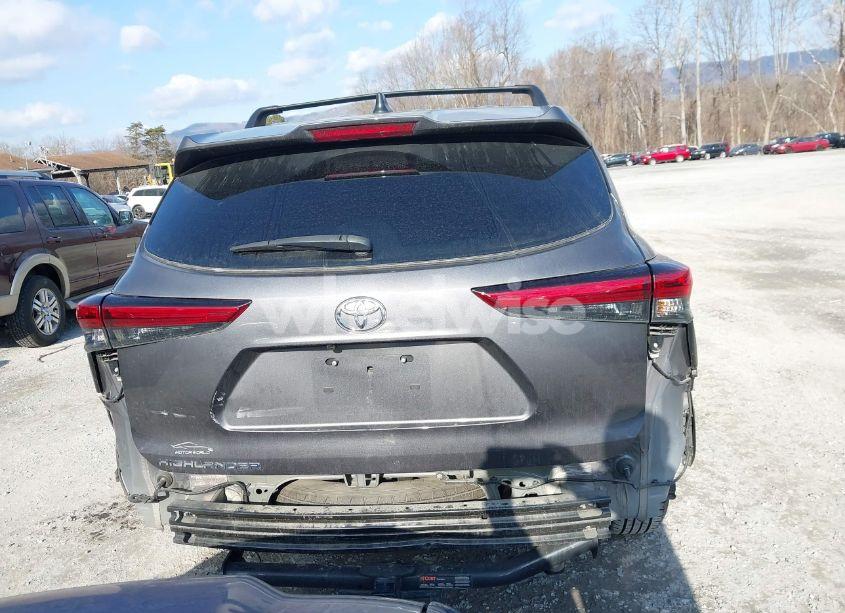 Photo 17 of 2022 Toyota Highlander L (VIN 5TDCZRAH8NS547467)