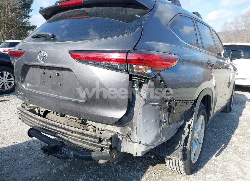 Photo 21 of 2022 Toyota Highlander L (VIN 5TDCZRAH8NS547467)