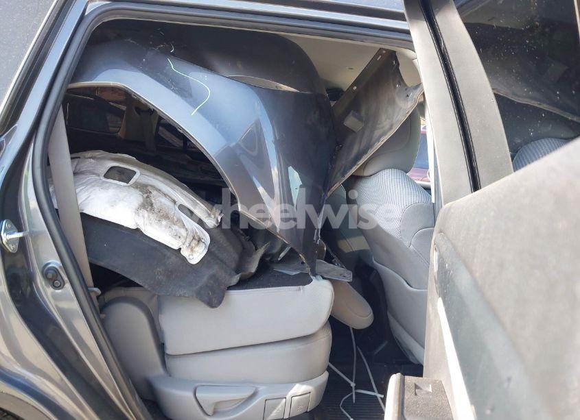 Photo 8 of 2022 Toyota Highlander L (VIN 5TDCZRAH8NS547467)