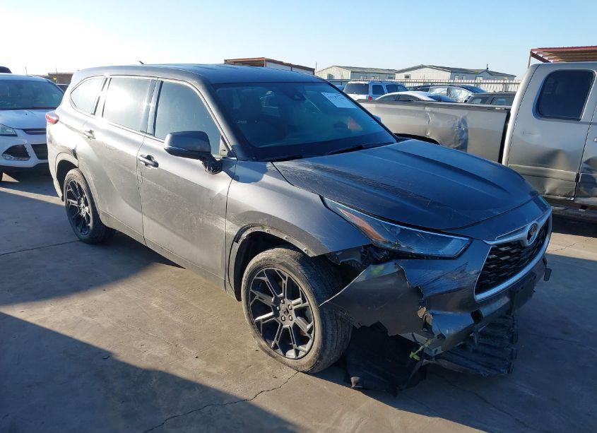 2022 Toyota Highlander L (VIN 5TDCZRAHXNS117987) main photo