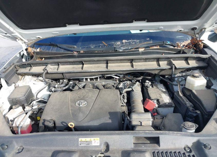 Photo 10 of 2020 Toyota Highlander L (VIN 5TDCZRBH0LS015819)