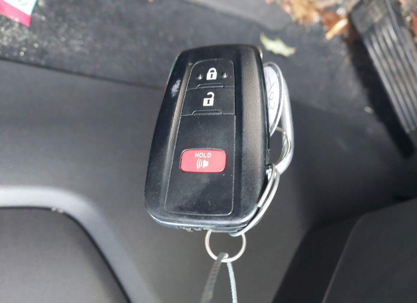 Photo 11 of 2020 Toyota Highlander L (VIN 5TDCZRBH0LS015819)