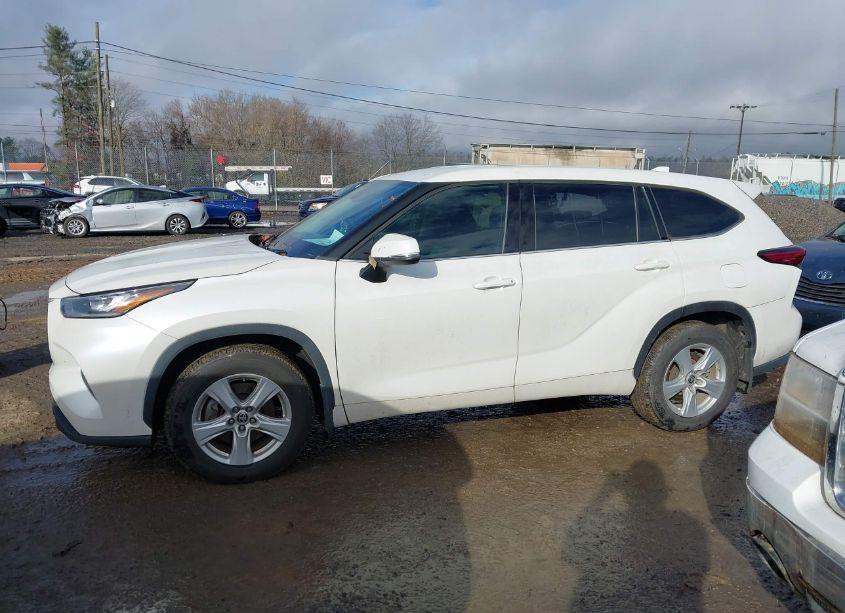 Photo 14 of 2020 Toyota Highlander L (VIN 5TDCZRBH0LS015819)