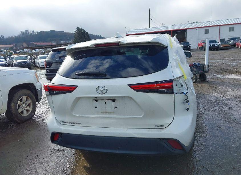 Photo 16 of 2020 Toyota Highlander L (VIN 5TDCZRBH0LS015819)