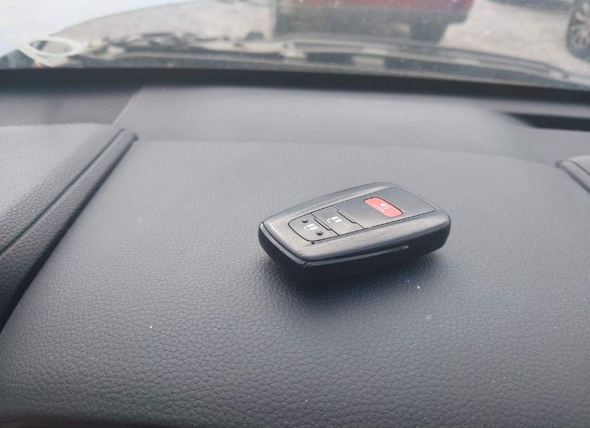 Photo 11 of 2021 Toyota Highlander L (VIN 5TDCZRBH2MS523291)