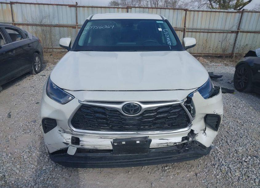 Photo 12 of 2021 Toyota Highlander L (VIN 5TDCZRBH2MS523291)