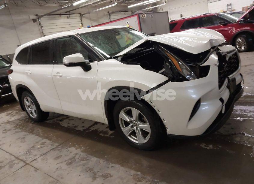 2020 Toyota Highlander L (VIN 5TDCZRBH7LS023951) main photo