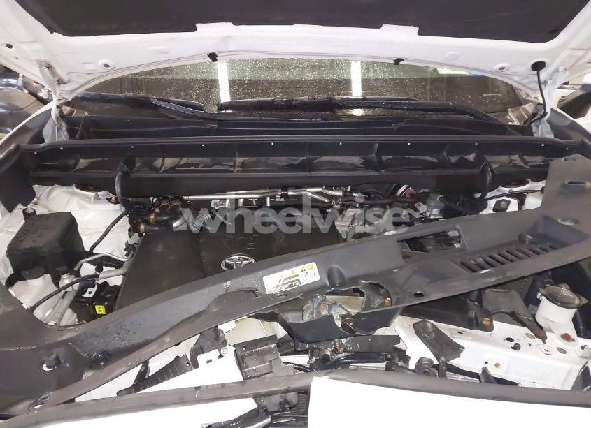 Photo 10 of 2020 Toyota Highlander L (VIN 5TDCZRBH7LS023951)