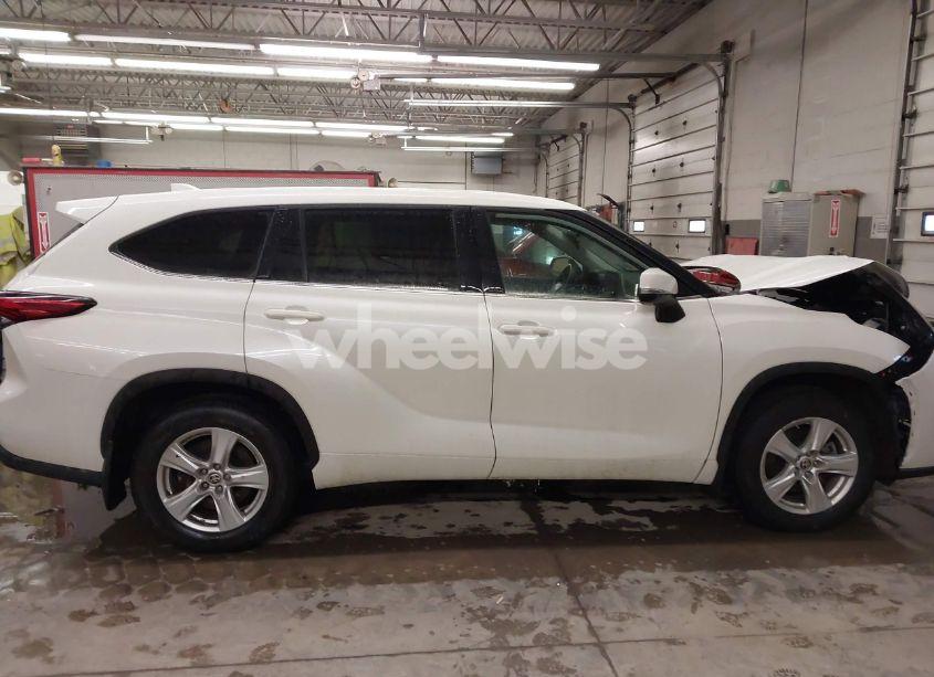 Photo 13 of 2020 Toyota Highlander L (VIN 5TDCZRBH7LS023951)