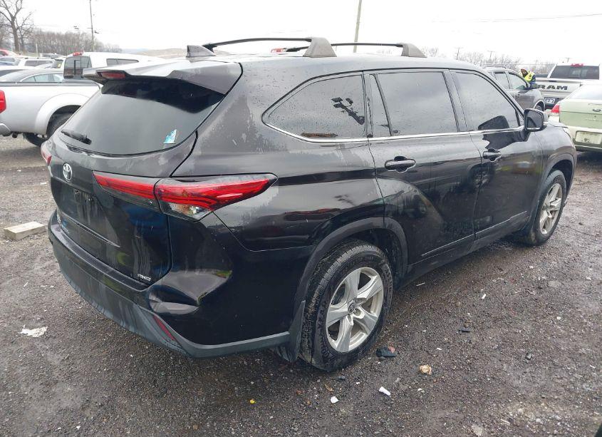 Photo 4 of 2020 Toyota Highlander L (VIN 5TDCZRBH7LS036294)