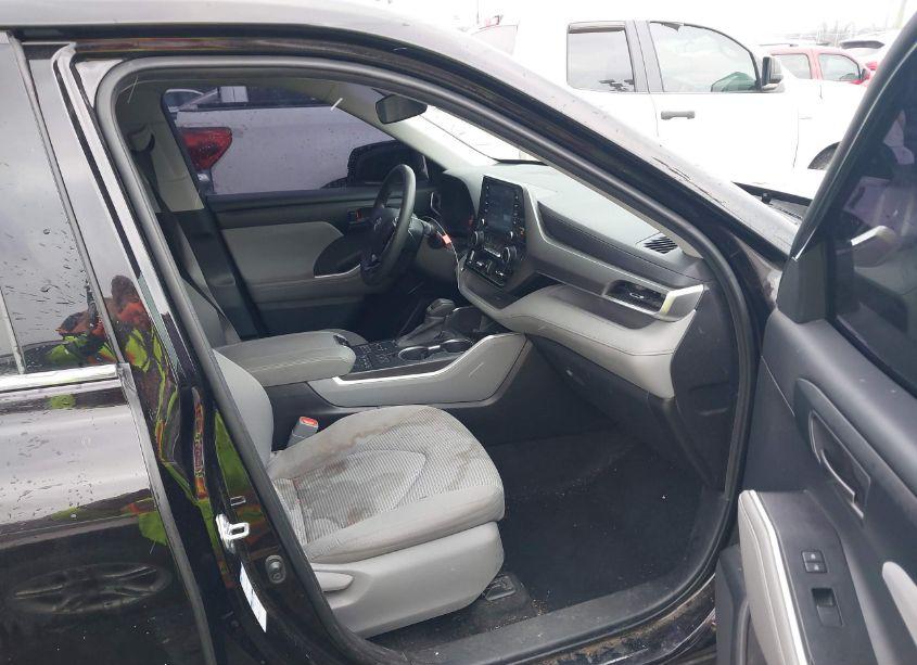 Photo 5 of 2020 Toyota Highlander L (VIN 5TDCZRBH7LS036294)