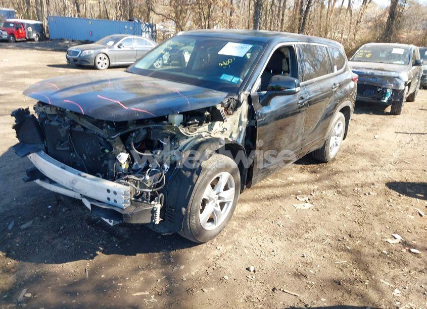 Photo 6 of 2021 Toyota Highlander L (VIN 5TDCZRBH8MS070150)