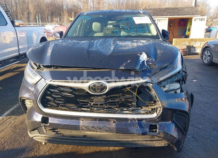 Photo 12 of 2021 Toyota Highlander L (VIN 5TDCZRBHXMS558189)