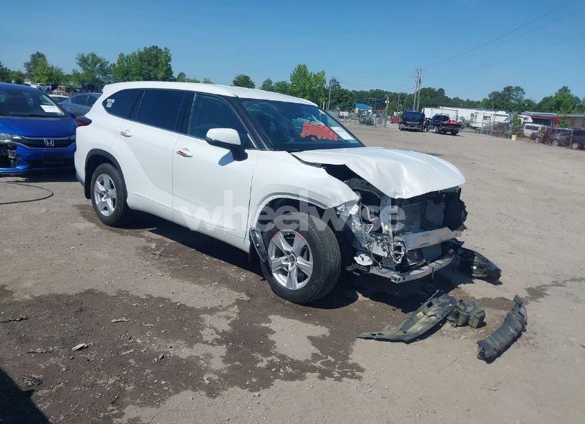 2022 Toyota Highlander L (VIN 5TDCZRBHXNS184202) main photo