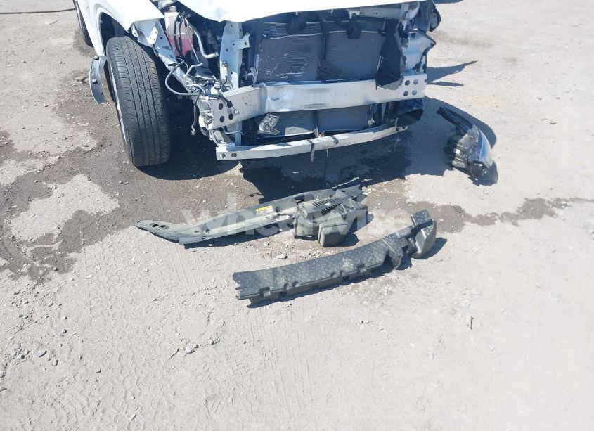 Photo 12 of 2022 Toyota Highlander L (VIN 5TDCZRBHXNS184202)