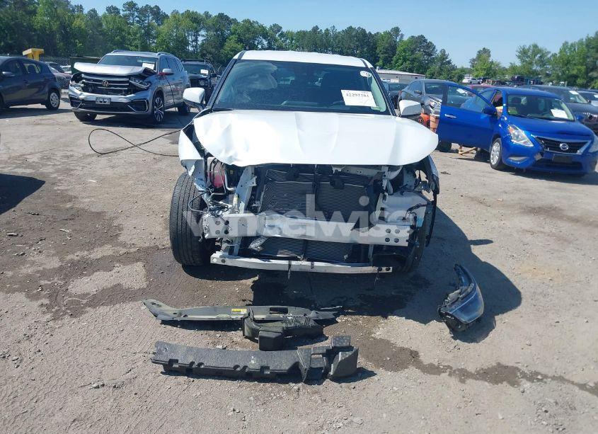 Photo 13 of 2022 Toyota Highlander L (VIN 5TDCZRBHXNS184202)