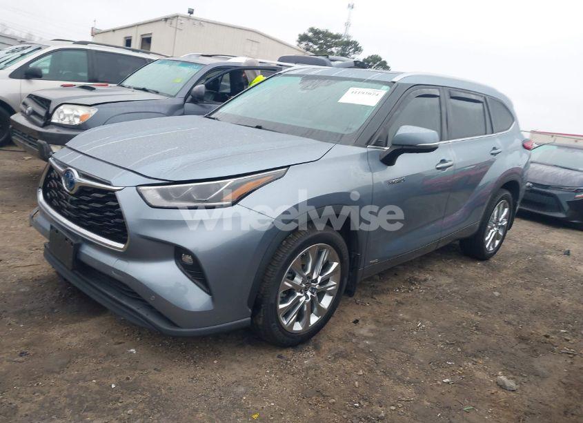 Photo 2 of 2020 Toyota Highlander HYBRID LIMITED (VIN 5TDDBRCH2LS009883)
