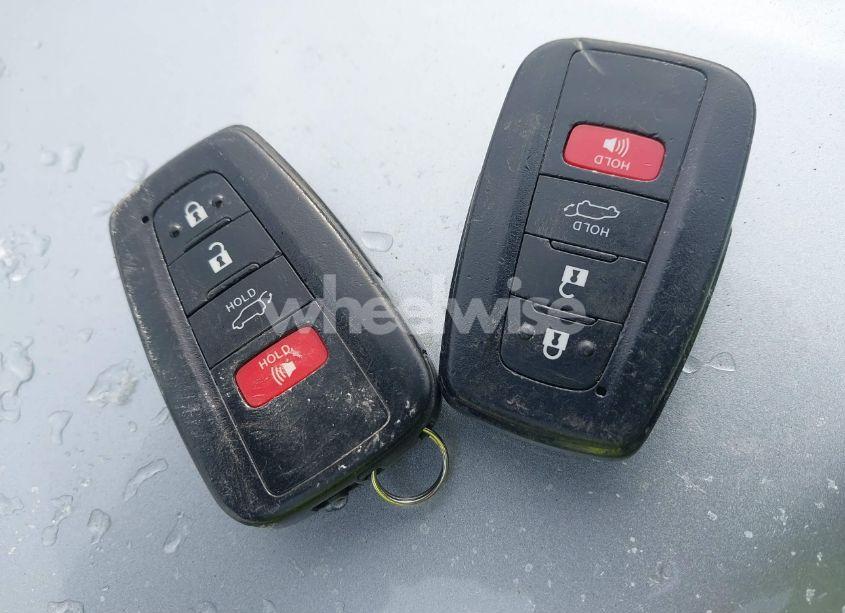 Photo 11 of 2021 Toyota Highlander HYBRID LIMITED (VIN 5TDDBRCH3MS016844)