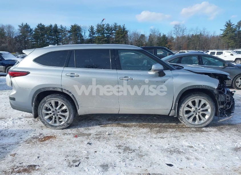 Photo 13 of 2021 Toyota Highlander HYBRID LIMITED (VIN 5TDDBRCH3MS016844)