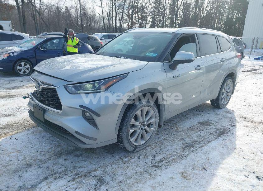 Photo 2 of 2021 Toyota Highlander HYBRID LIMITED (VIN 5TDDBRCH3MS016844)