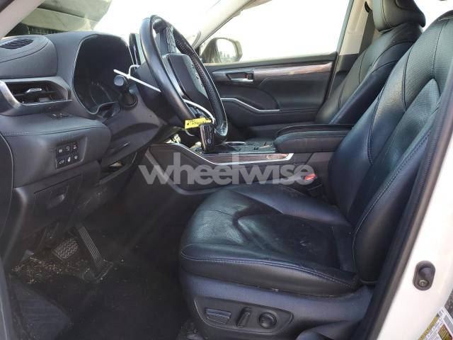 Photo 13 of 2021 TOYOTA HIGHLANDER HYBRID LIMITED (VIN 5TDDBRCH3MS521640)