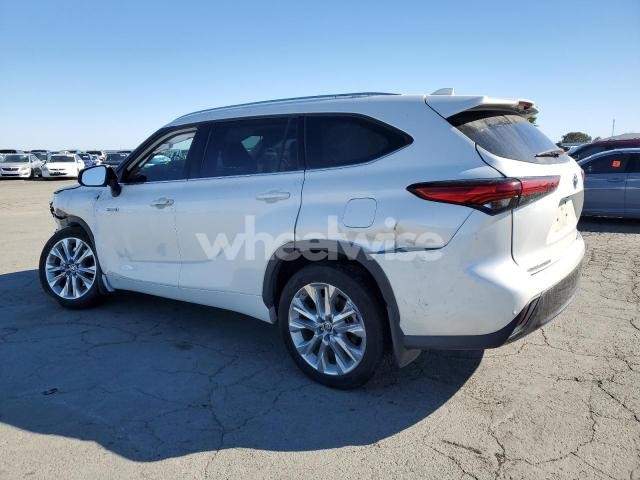 Photo 2 of 2021 TOYOTA HIGHLANDER HYBRID LIMITED (VIN 5TDDBRCH3MS521640)