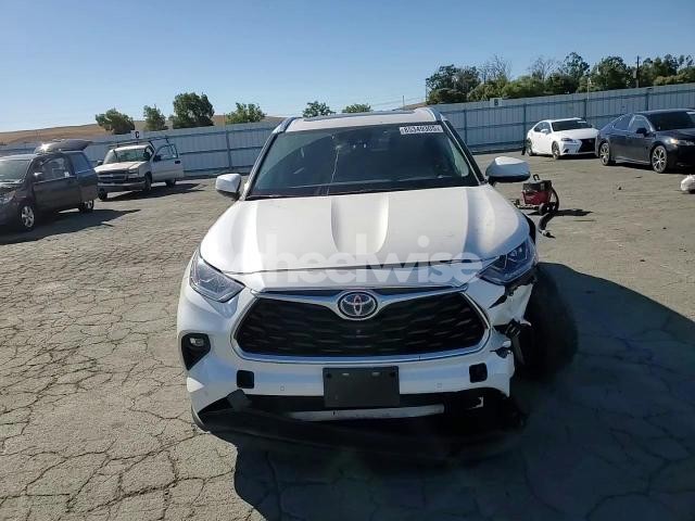 Photo 6 of 2021 TOYOTA HIGHLANDER HYBRID LIMITED (VIN 5TDDBRCH3MS521640)